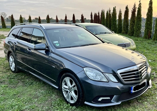 Mercedes-Benz Klasa E cena 41900 przebieg: 223000, rok produkcji 2010 z Koło małe 172